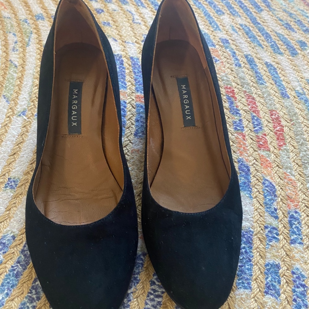 Margaux The Heel in Black Suede. Size 37M/US 7 - Picture 4 of 4
